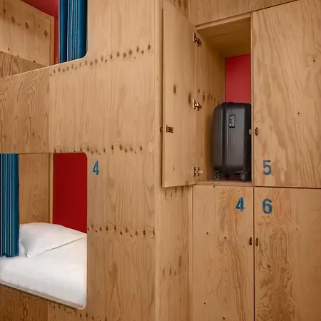 Eklo Centre - île De Hotel